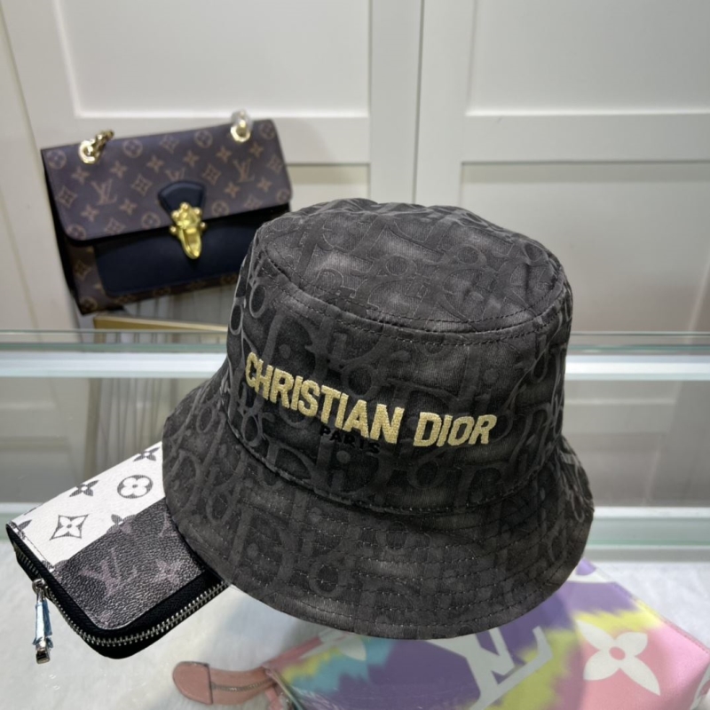 CHRISTIAN DIOR